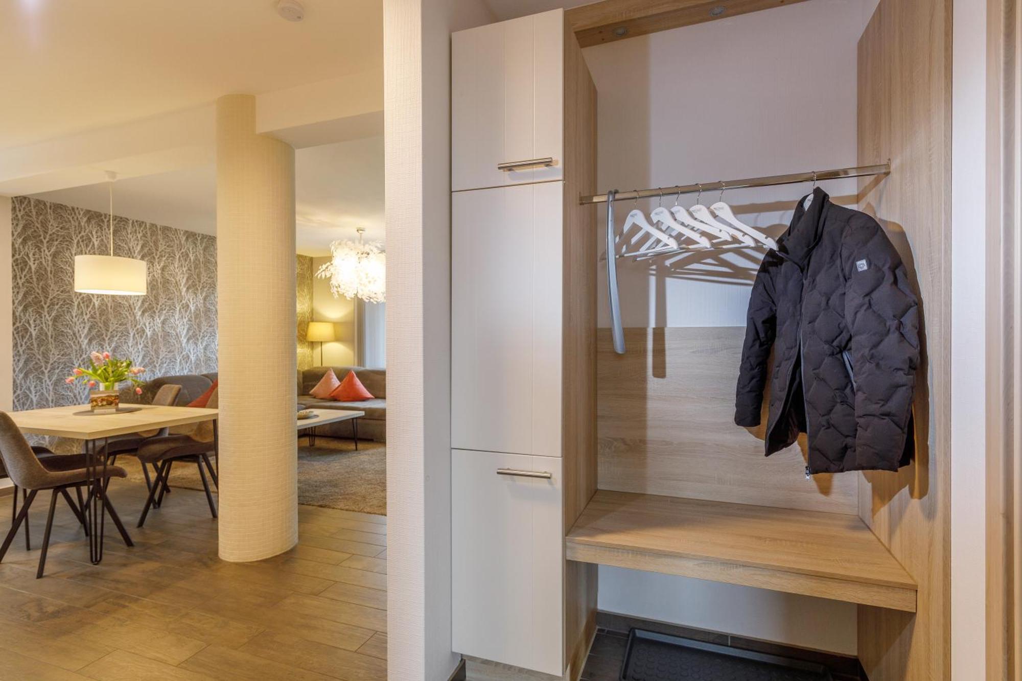 Monopol Apartments แวร์นิกโกโรเดอ ภายนอก รูปภาพ