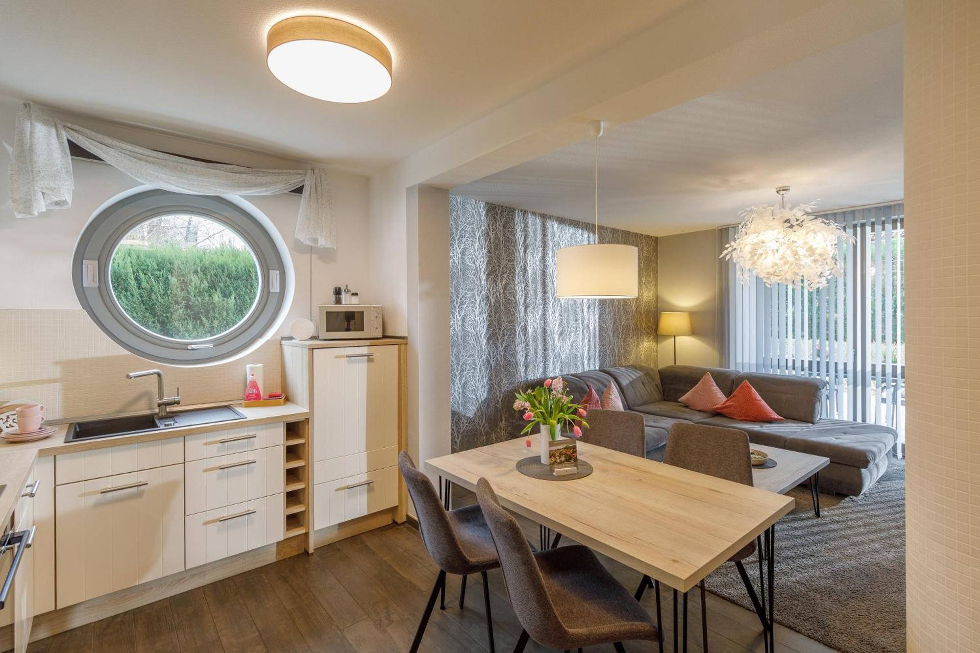 Monopol Apartments แวร์นิกโกโรเดอ ภายนอก รูปภาพ